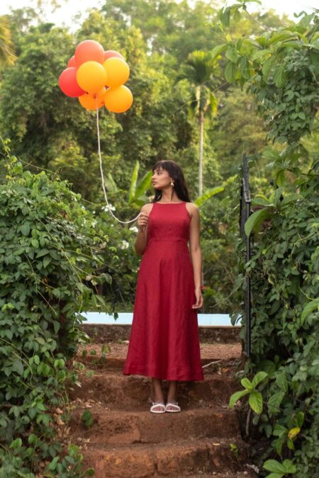 Women's Cotton Solid Pain Sleeveless Cutaway Midi Dress Midi Dress Stylish Western One Piece Casual Dress  ( Maroon )